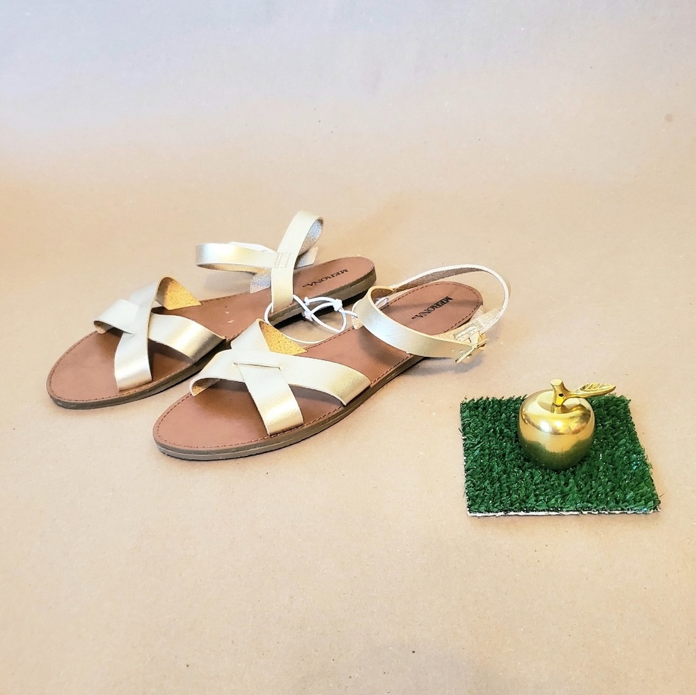 NWT Women Sandals Flats - US 9.5